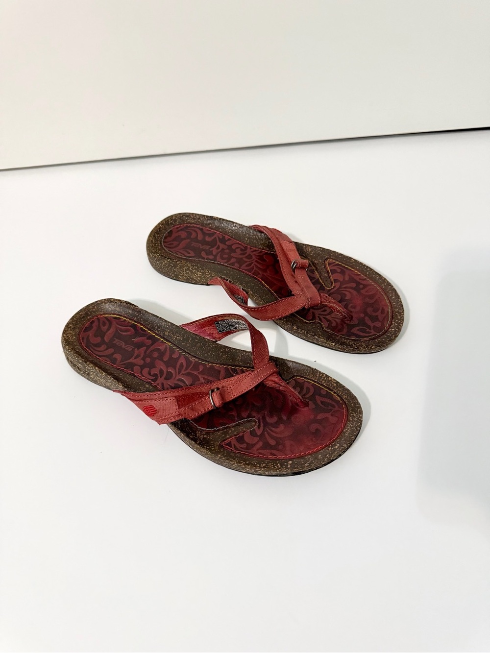TEVA Ventura Women’s Red Leather Cork Thong Flip Flops Slip-on Sandals Size 7